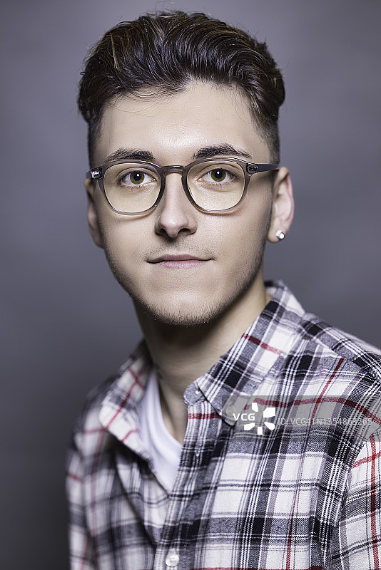 19岁青年的肖像图片素材