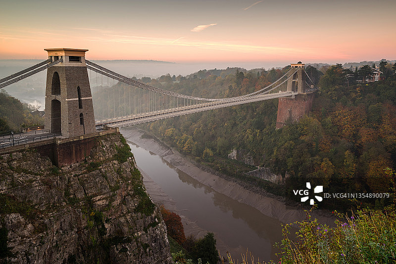 英格兰布里斯托尔克利夫顿悬索桥图片素材