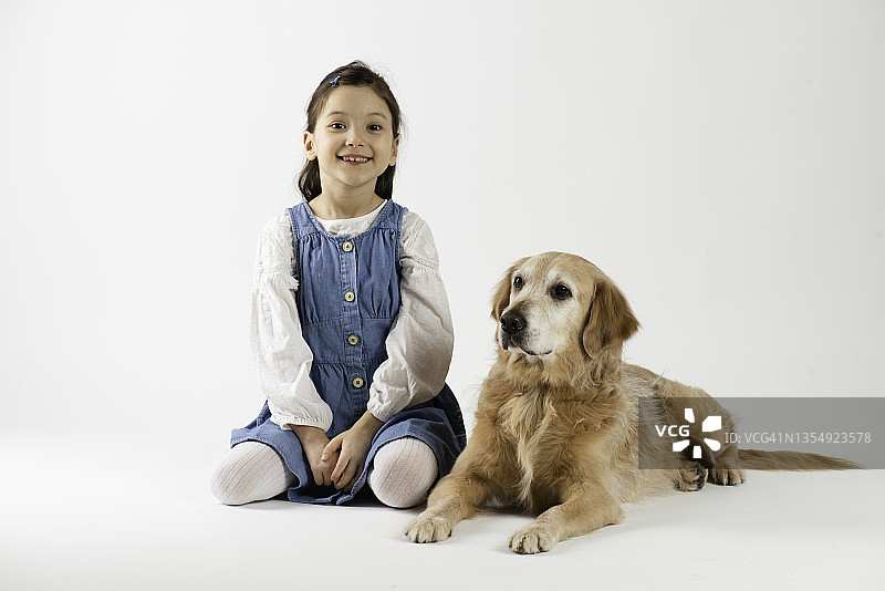 女孩和小狗图片素材