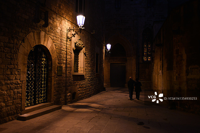 夜晚的巴塞罗那哥特区图片素材