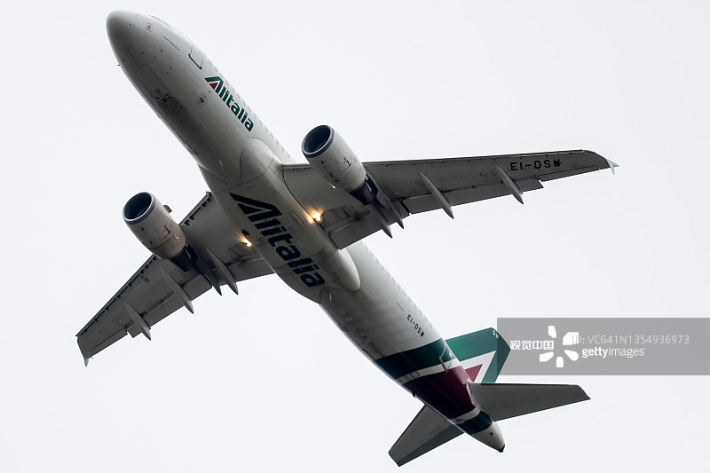 希思罗机场的意大利航空A320客机图片素材