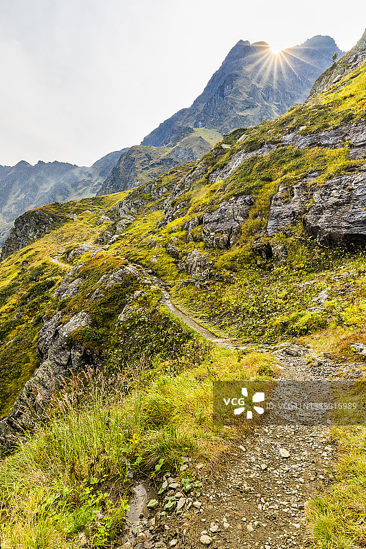 Hochjoch山口的陡峭小路图片素材