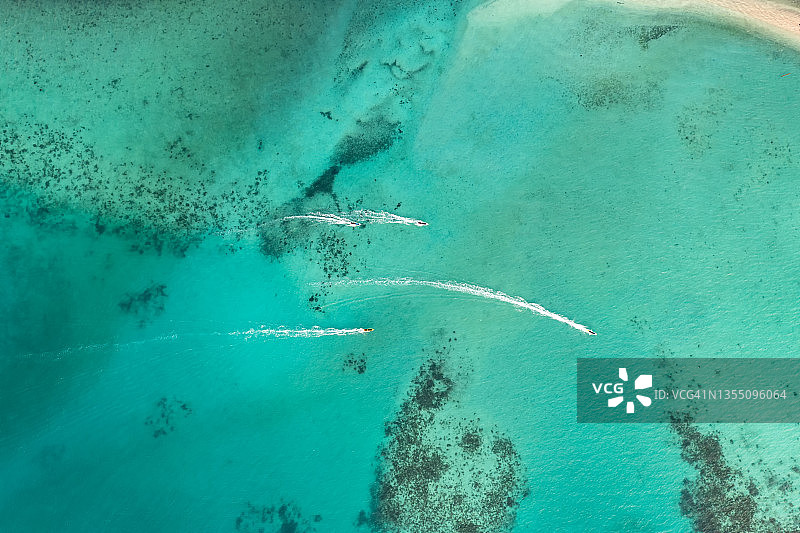 海中船只的俯视图图片素材