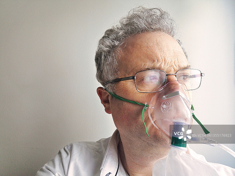 感染新型冠状病毒（COVID-19）图片素材