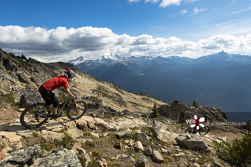 高山山地自行车骑行图片素材