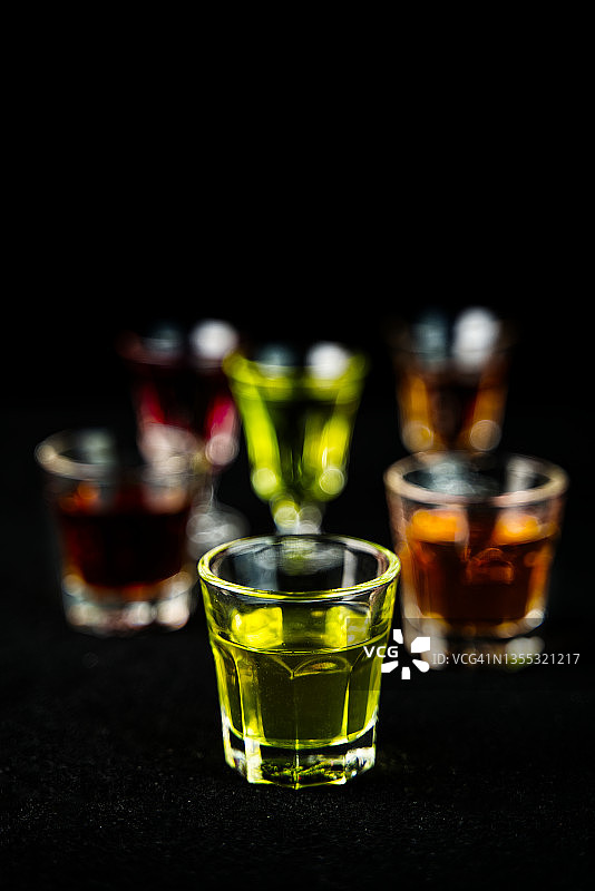 彩色利口酒杯图片素材