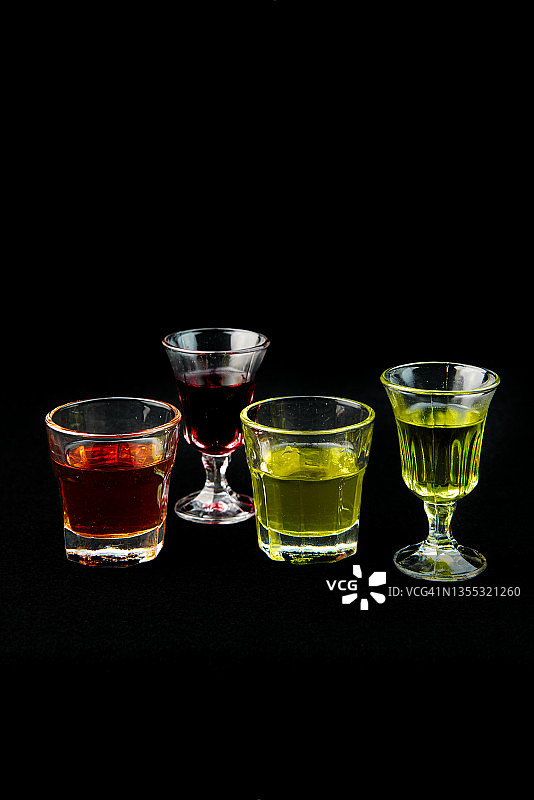 彩色利口酒杯图片素材