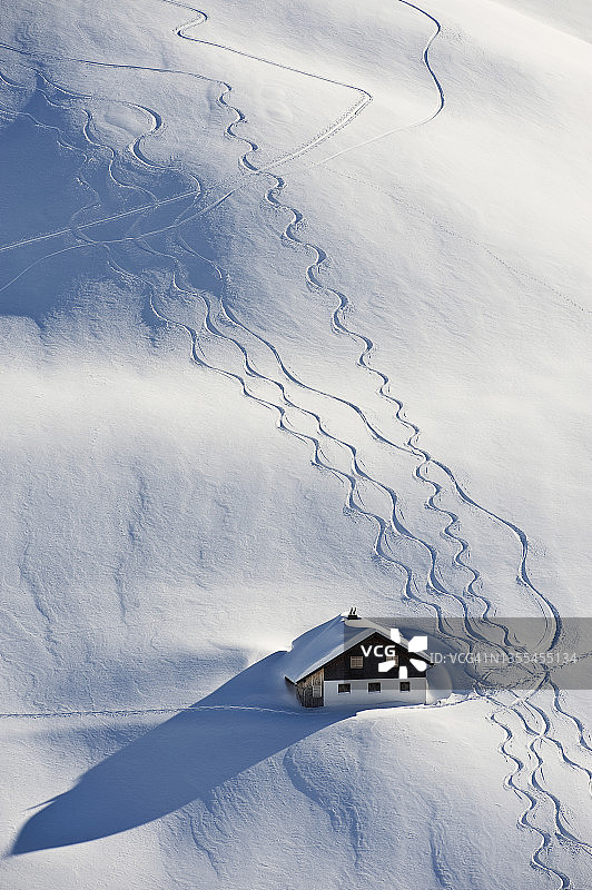 奥地利避难所旁的滑雪道图片素材