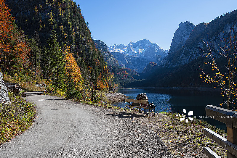 奥地利戈绍湖达赫斯坦秋景图片素材
