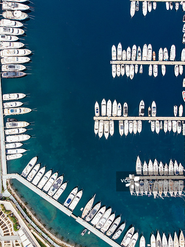 游艇码头航拍视角图片素材