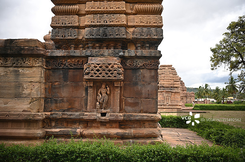 卡纳塔克邦帕塔达卡尔古印度教和耆那教寺庙群的石雕图片素材