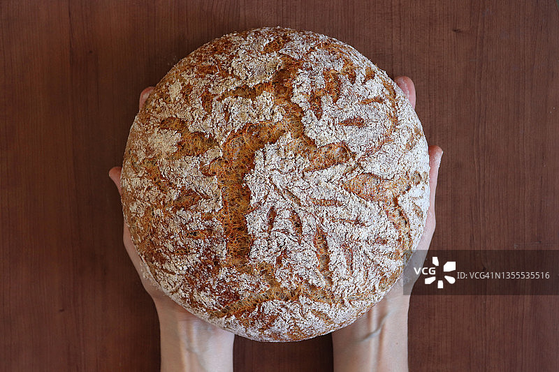 手工免揉全麦面包图片素材