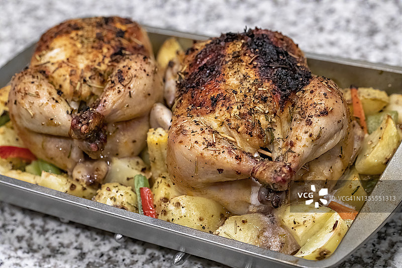 烤康沃尔母鸡图片素材