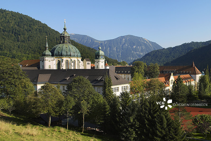 巴伐利亚阿尔卑斯山埃塔尔修道院图片素材