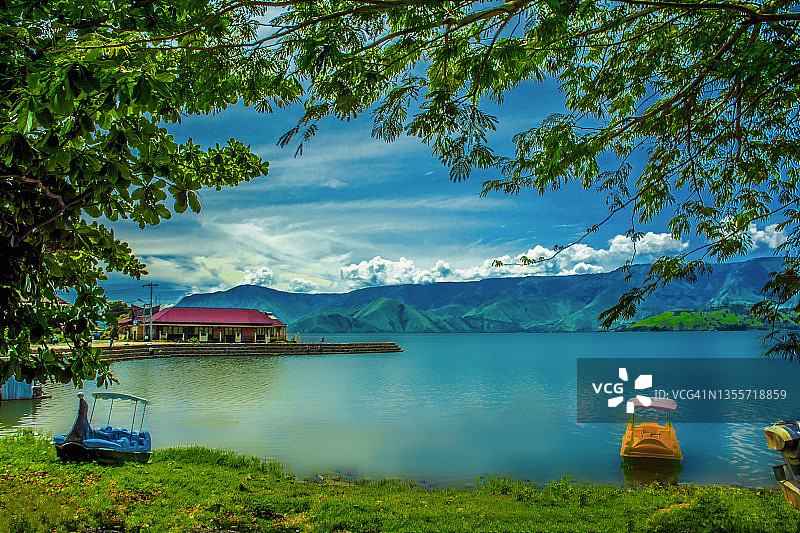 多巴湖庞古鲁兰水上旅游图片素材