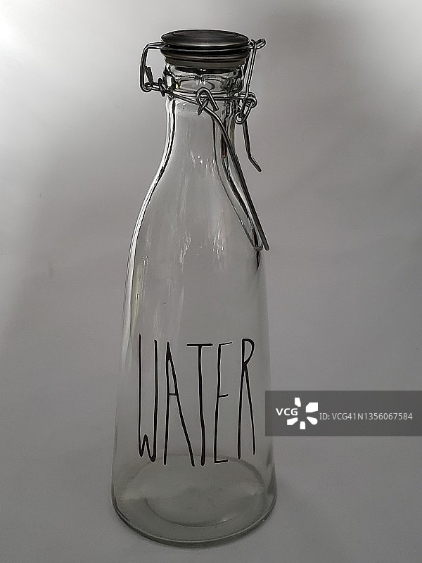 玻璃水瓶图片素材