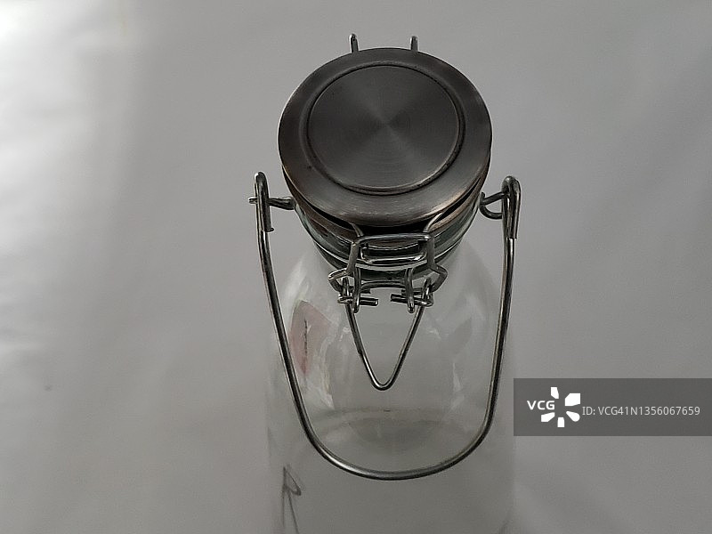 玻璃瓶密封开启关闭装置图片素材