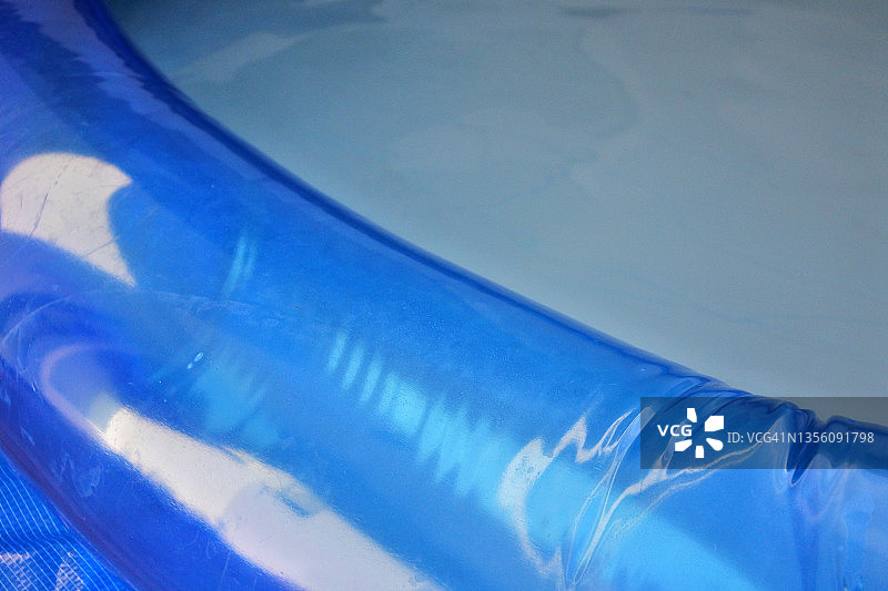 充气游泳池边缘图片素材