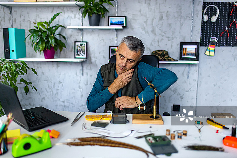 小商家打电话图片素材