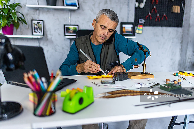 与客户交谈图片素材