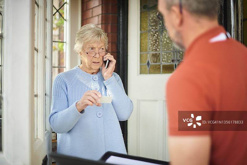 检查行业从业者的证书图片素材