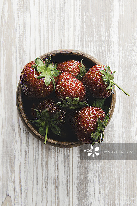 木碗里的草莓图片素材