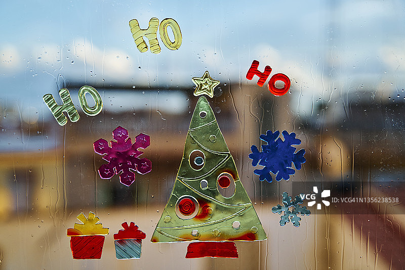 雨天的圣诞节橱窗贴纸图片素材