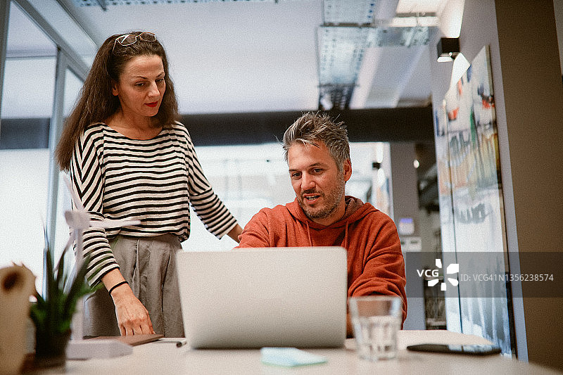 返回办公室图片素材