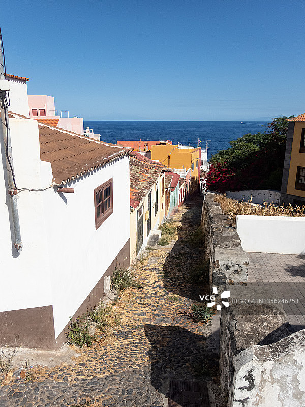 西班牙加那利群岛圣克鲁斯-德拉帕尔马海景街道图片素材