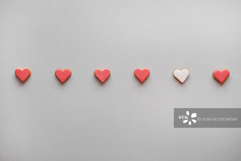 心形粉色和白色饼干图片素材