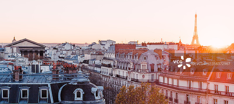 巴黎天际线的黄昏鸟瞰图图片素材