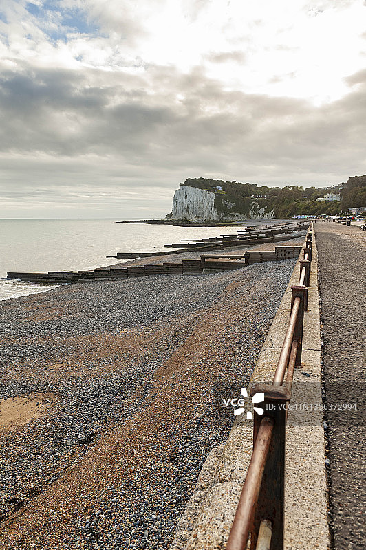 英国肯特郡圣玛格丽特湾，2021年10月15日，圣玛格丽特湾西望多佛尔图片素材