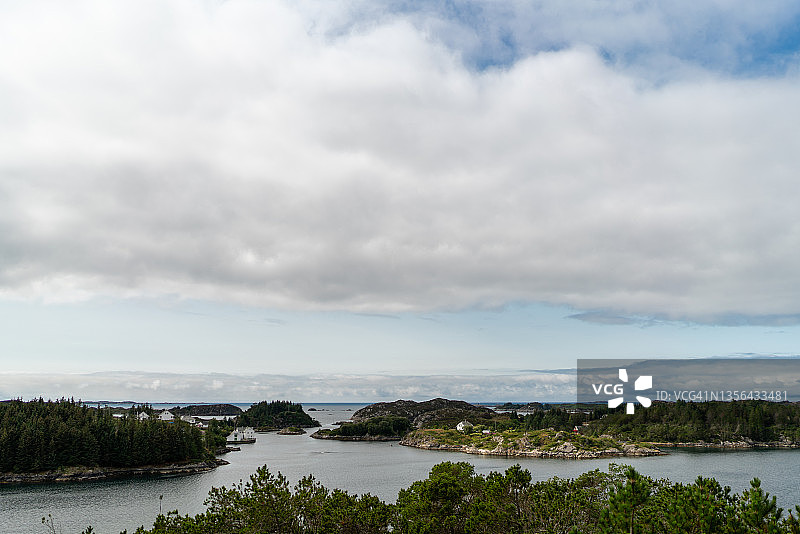 挪威奥斯泰海姆的崎岖岛屿风光图片素材
