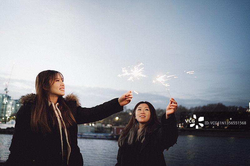 闪耀的夜晚图片素材