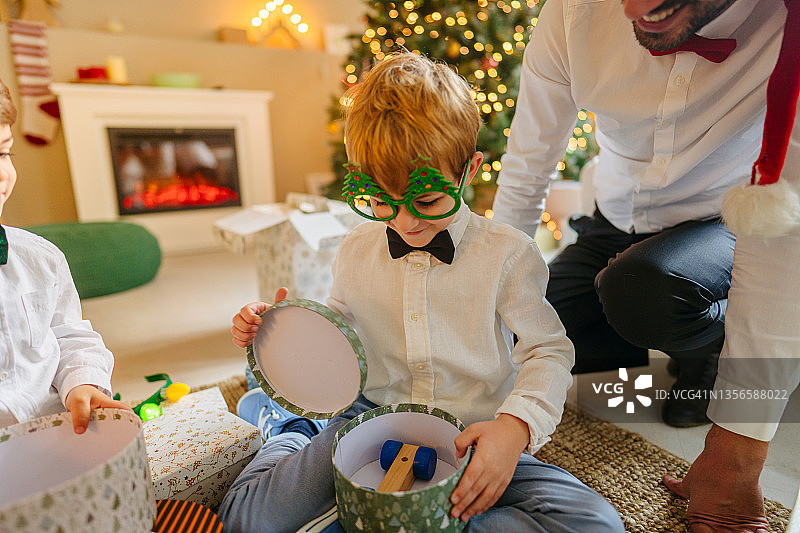 我圣诞节收到了什么？图片素材