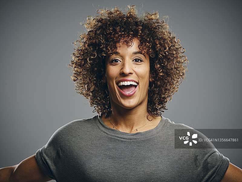 混合血统的女人肖像图片素材