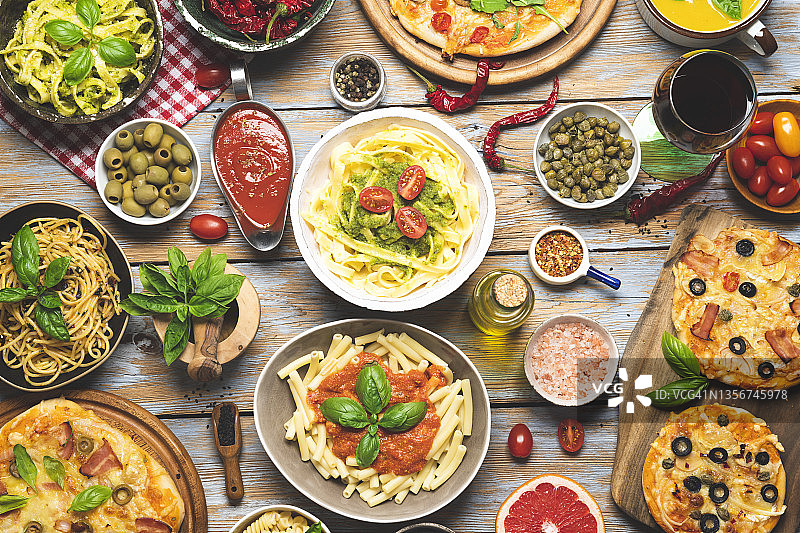 庆祝晚宴餐桌俯视图图片素材