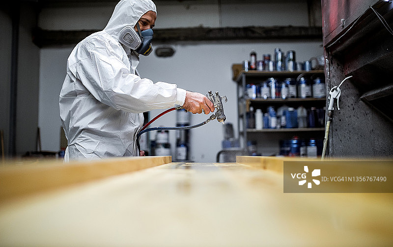 木匠在工作图片素材