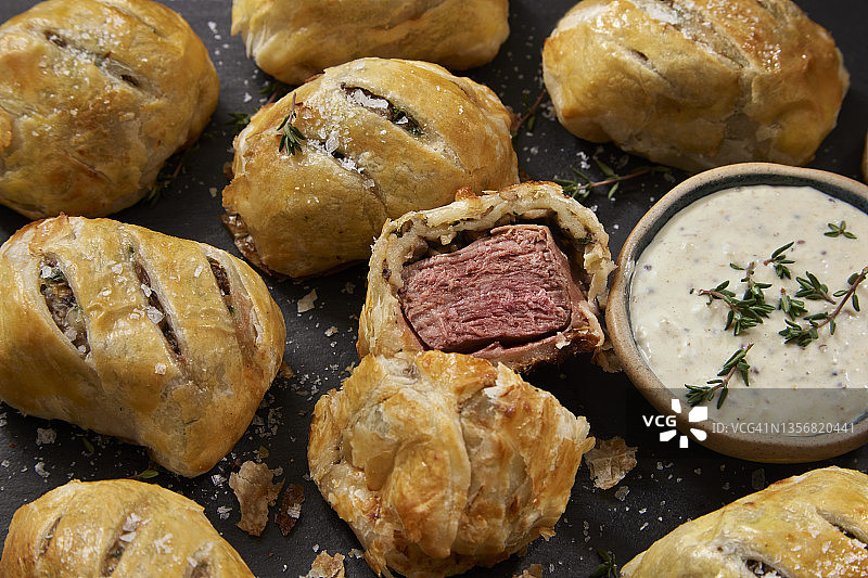 迷你惠灵顿牛肉图片素材