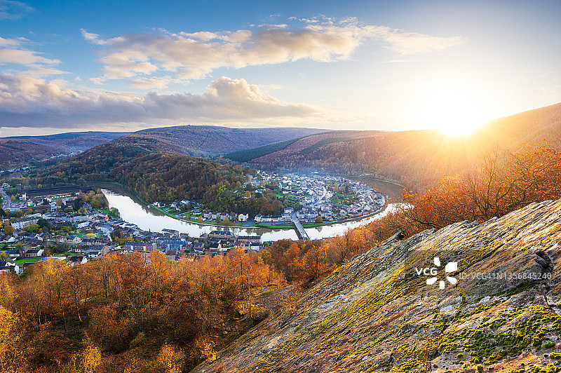 蒙特梅的秋日落日，摄于7点钟岩石图片素材