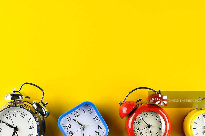 复古风彩色闹钟banner图片素材