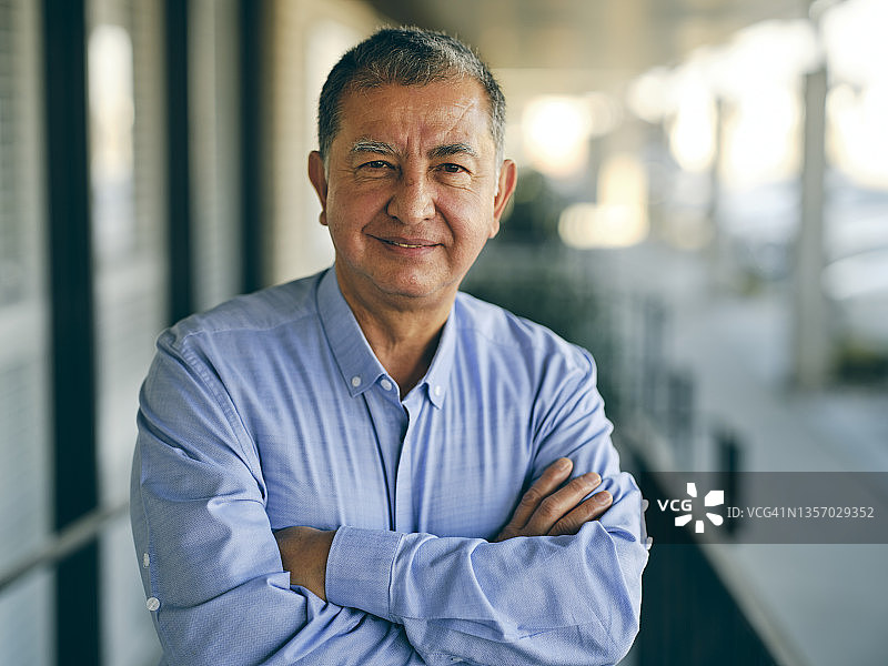 中年西班牙裔男人图片素材