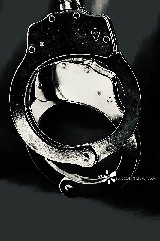 执法：手铐已锁图片素材