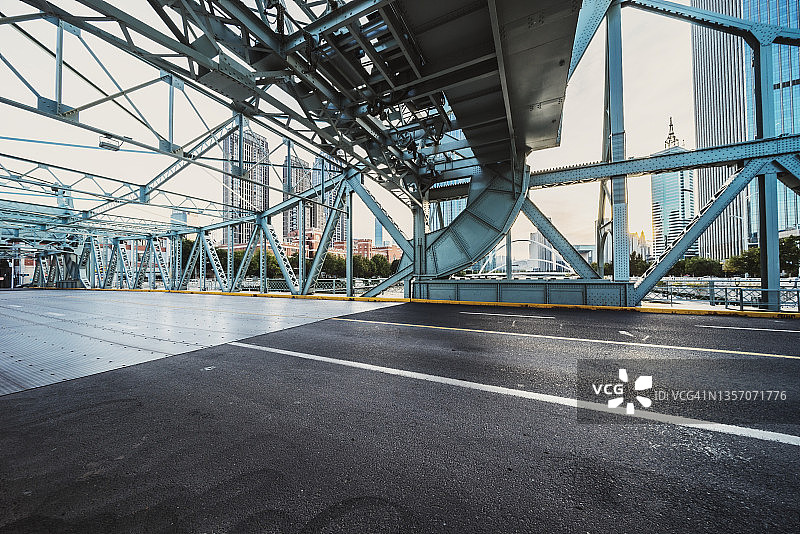 城市暮光之桥图片素材