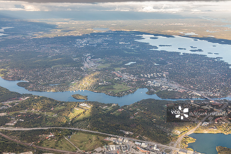 斯德哥尔摩周边湖泊的航拍景色图片素材