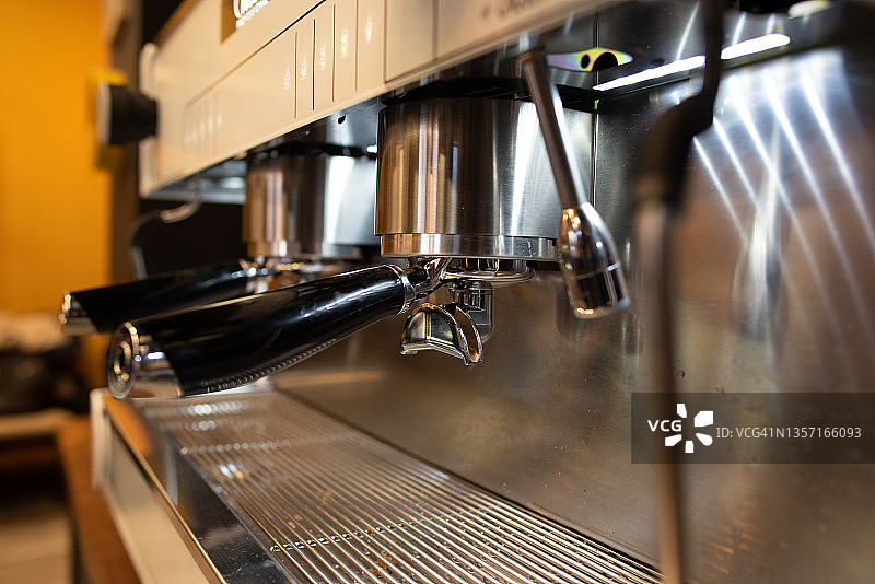 糕点店内的专业咖啡机图片素材