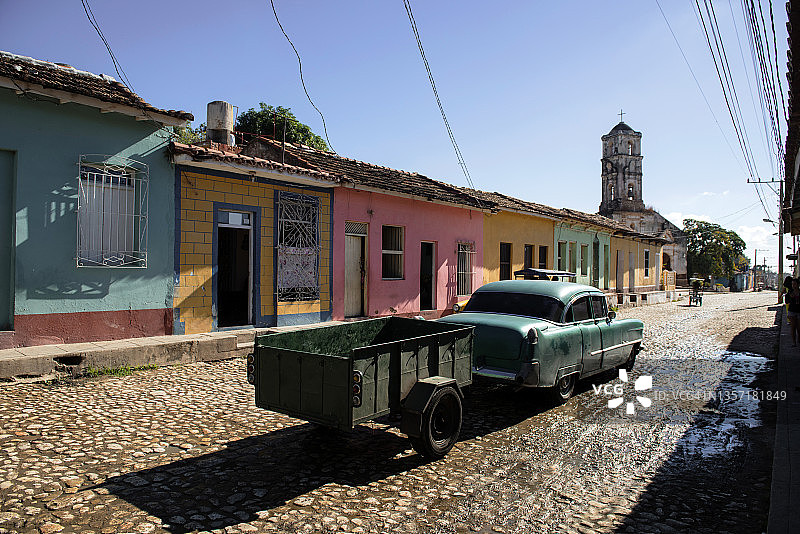 古巴特立尼达的鹅卵石街道图片素材