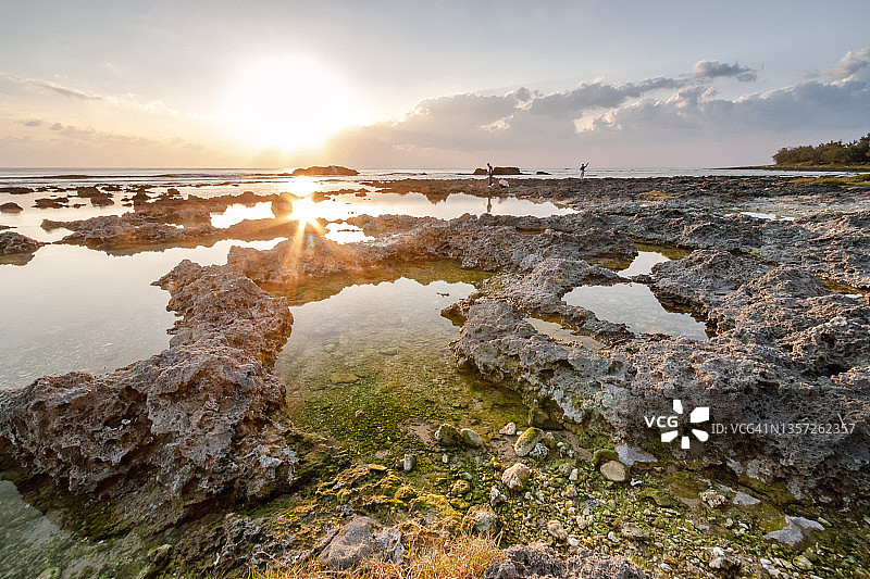 黄昏时分万里桐的珊瑚礁图片素材