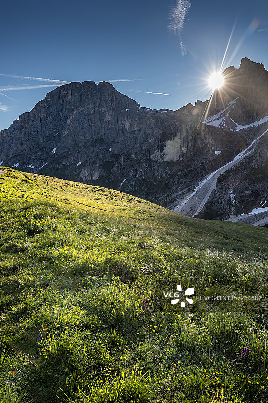 圣马蒂诺山脉日出图片素材