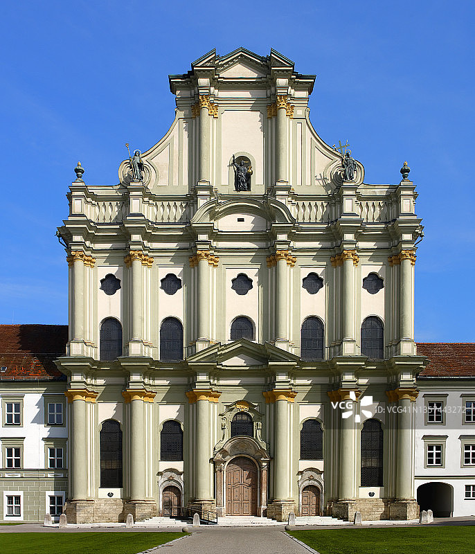 从西面看的菲尔斯滕费尔德修道院教堂图片素材